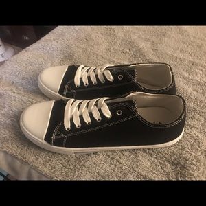 Qupid - Black Canvas Style shoe size 9 New
